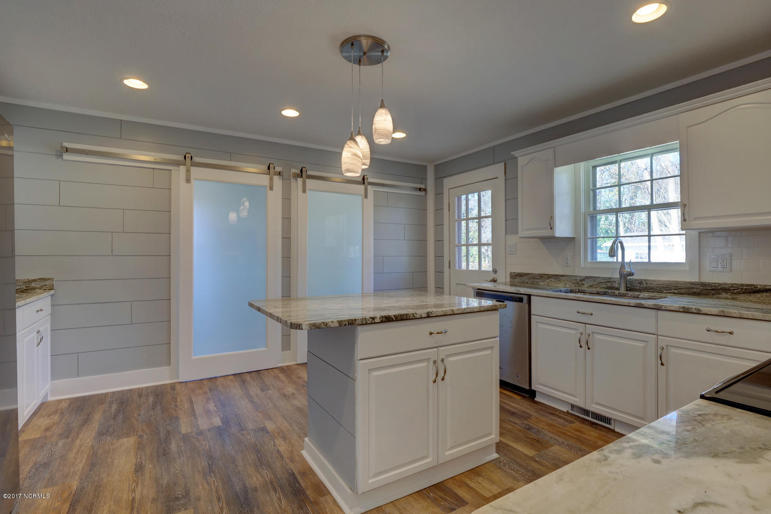 305 Brynn Marr Road Jacksonville, NC 28546 - Photo 10 of 29 Kitchen