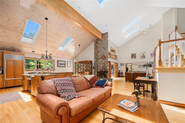 $1,250,000 | 350 Austin Farm Road, Exeter, RI 02822