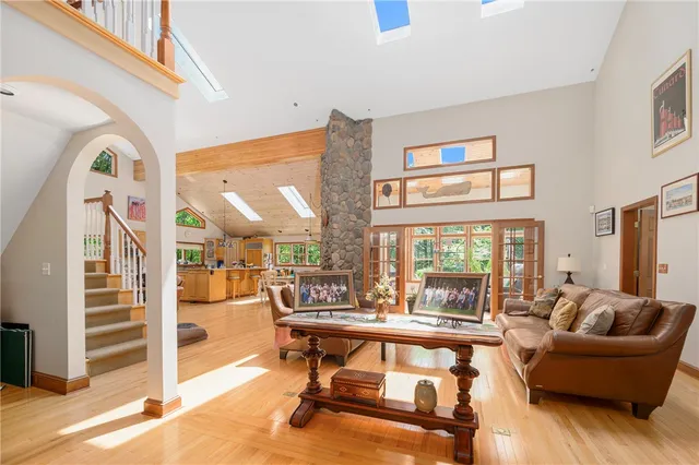 $1,250,000 | 350 Austin Farm Road, Exeter, RI 02822