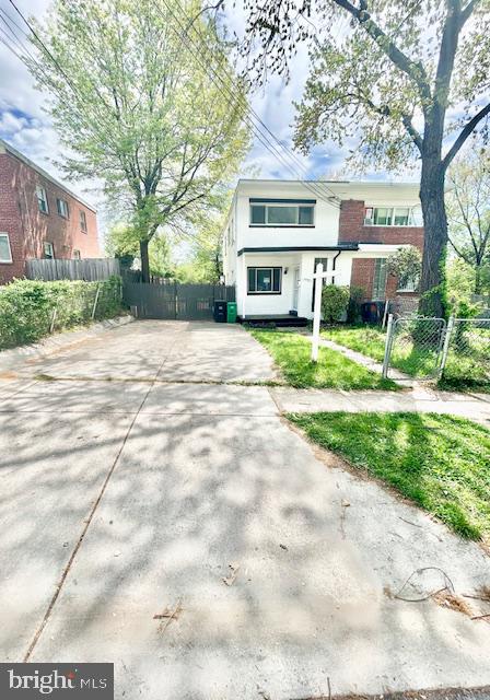 8405 12th Avenue Silver Spring, MD 20903 - Photo 3 of 23 Large Driveway!!