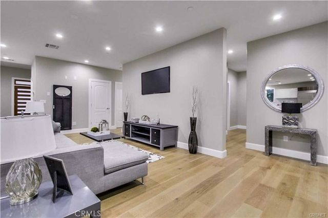 $13,500 | 11645 Woodbridge Street, Studio City, CA 91604