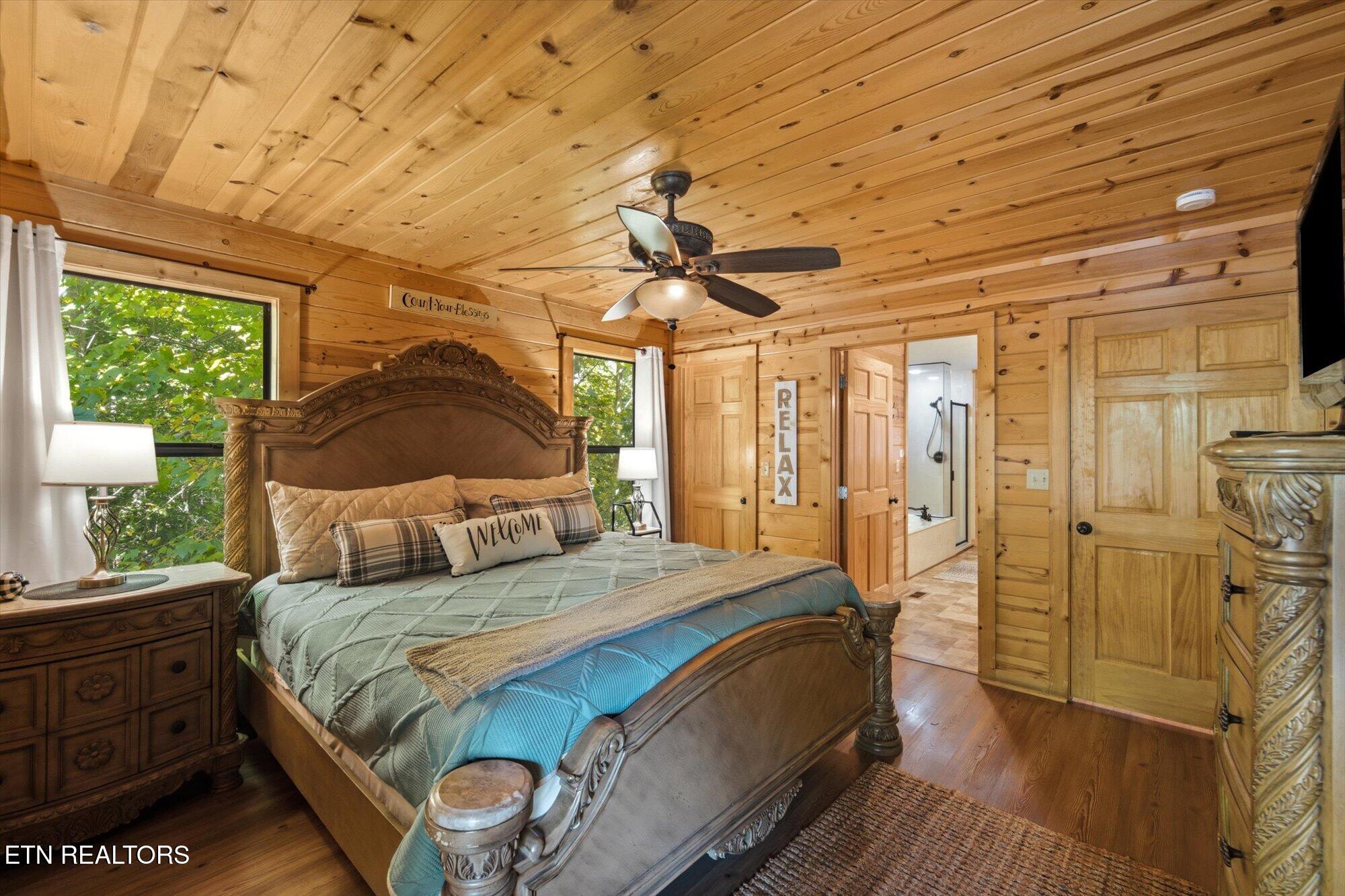 2440 Breezy Road Sevierville, TN 37876 - Photo 15 of 35 Main Level Bedroom