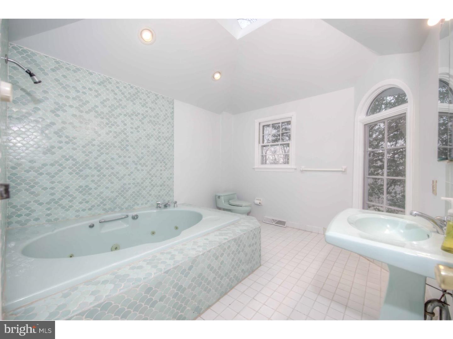 9 Crestview Circle Wayne, PA 19087 - Photo 13 of 23 Master Bathroom