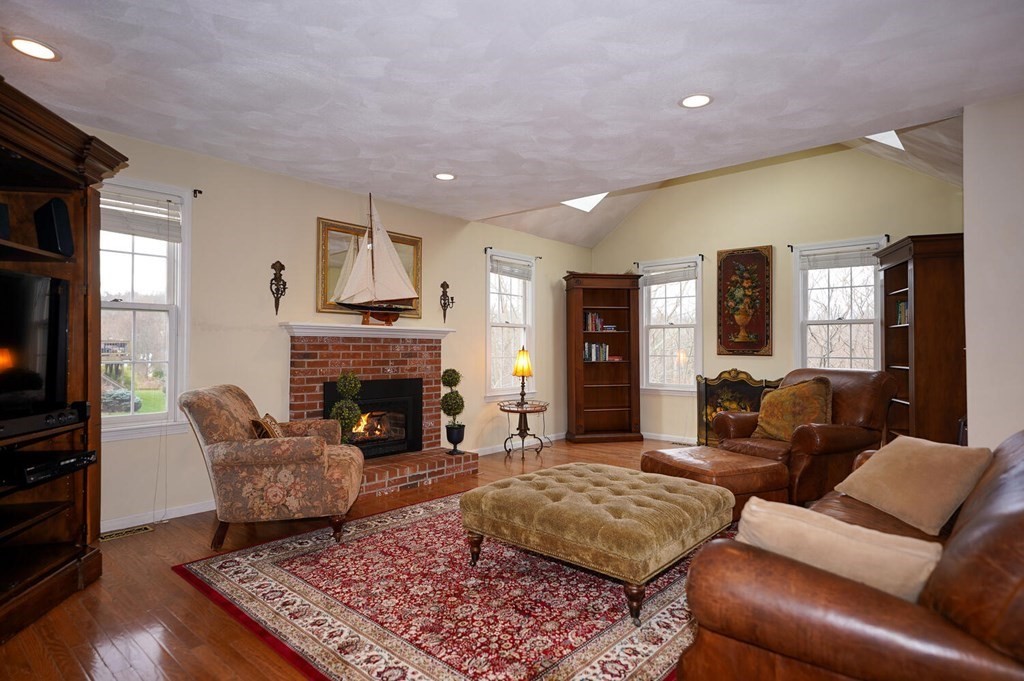 118 Dean Road Marlborough, MA 01752 - Photo 14 of 27 Gallery Image 14
