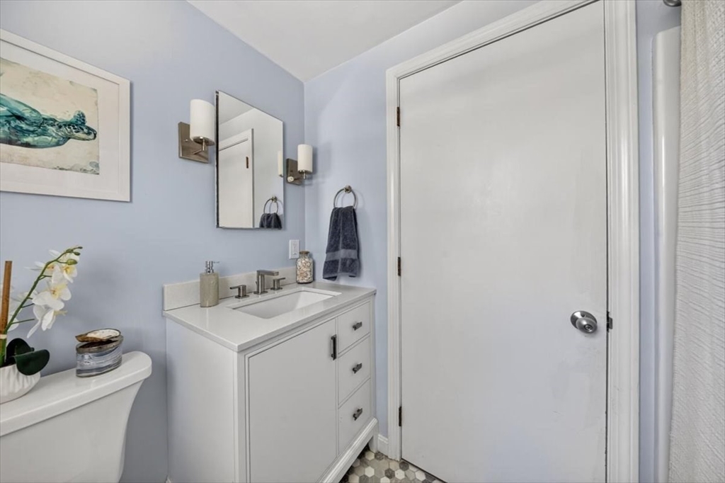 72 Ledgebrook Road Weymouth, MA 02190 - Photo 14 of 32 Gallery Image 14