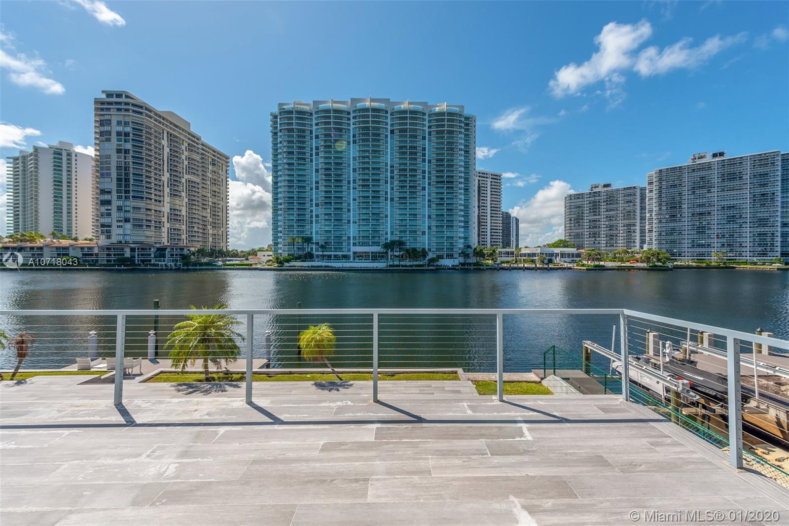 369 Centre Island Golden Beach, FL 33160 - Photo 18 of 57