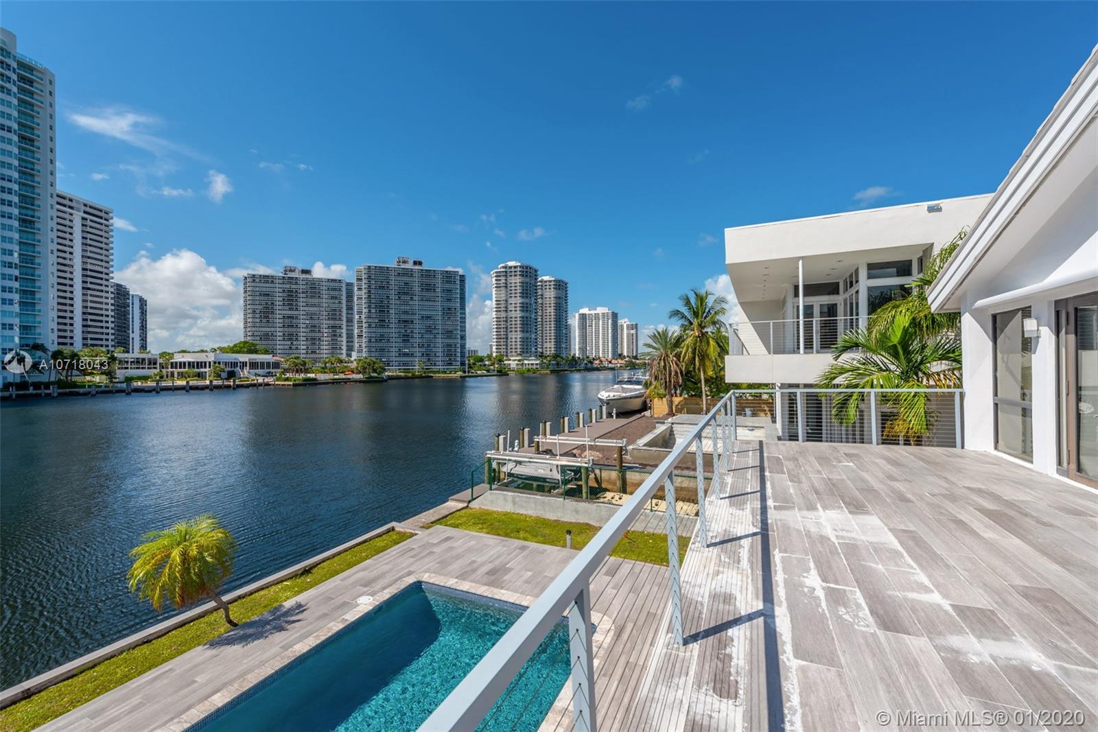 369 Centre Island Golden Beach, FL 33160 - Photo 20 of 57