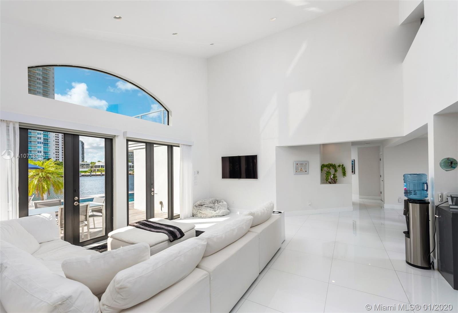 369 Centre Island Golden Beach, FL 33160 - Photo 25 of 57