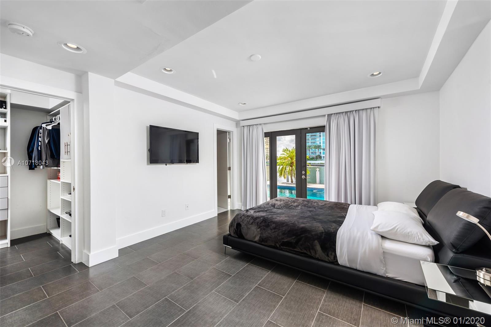 369 Centre Island Golden Beach, FL 33160 - Photo 26 of 57