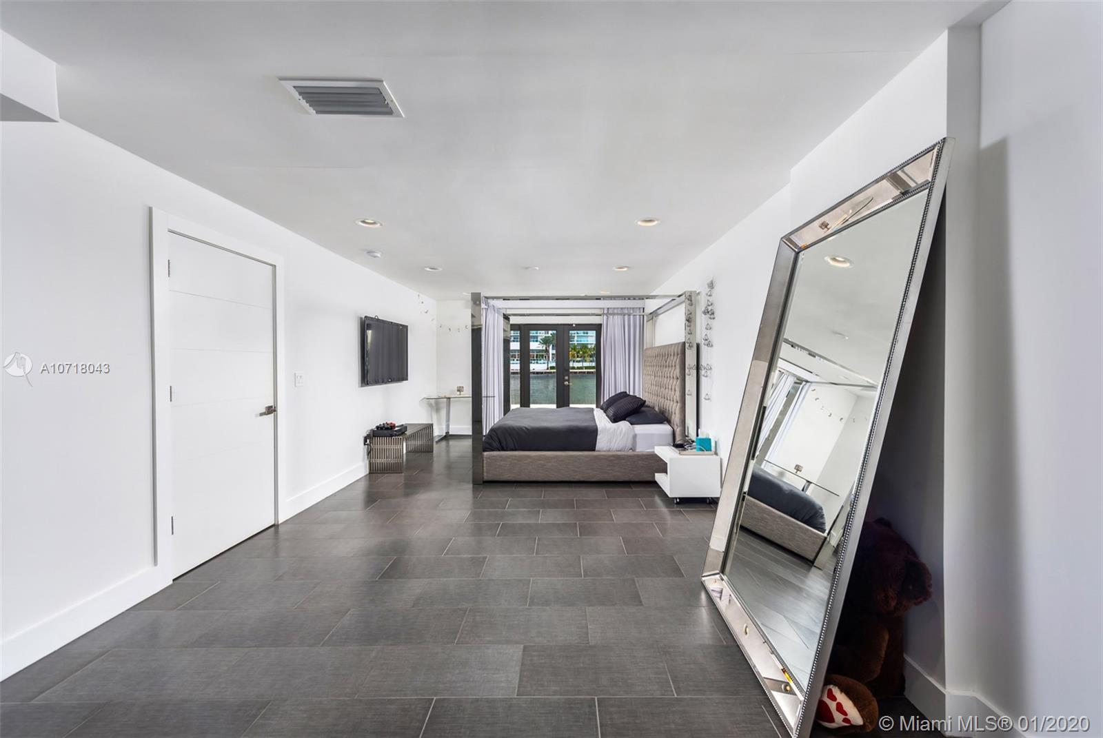 369 Centre Island Golden Beach, FL 33160 - Photo 27 of 57