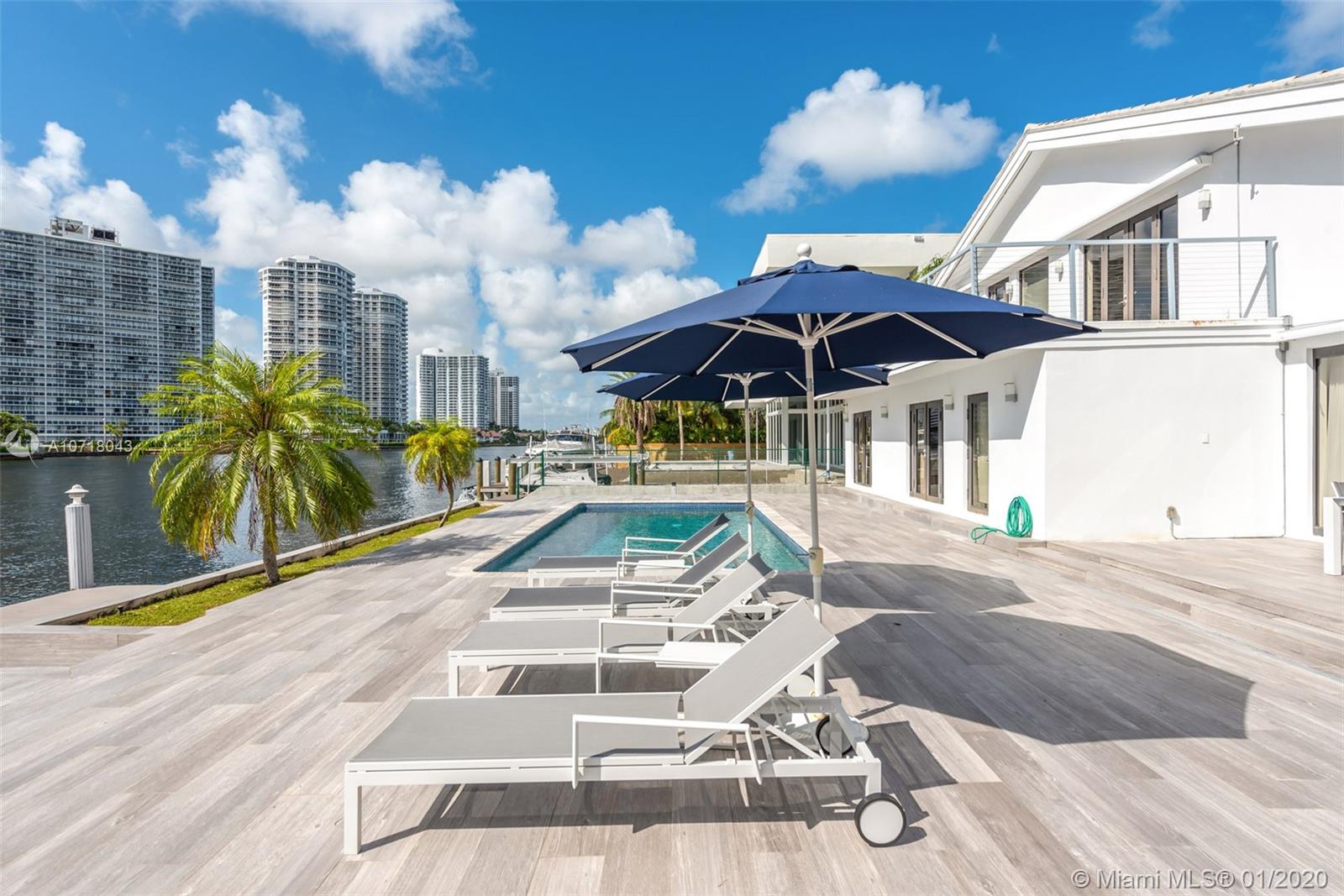 369 Centre Island Golden Beach, FL 33160 - Photo 29 of 57