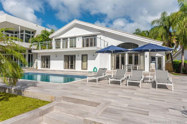 $3,485,000 | 369 Centre Island, Golden Beach, FL 33160