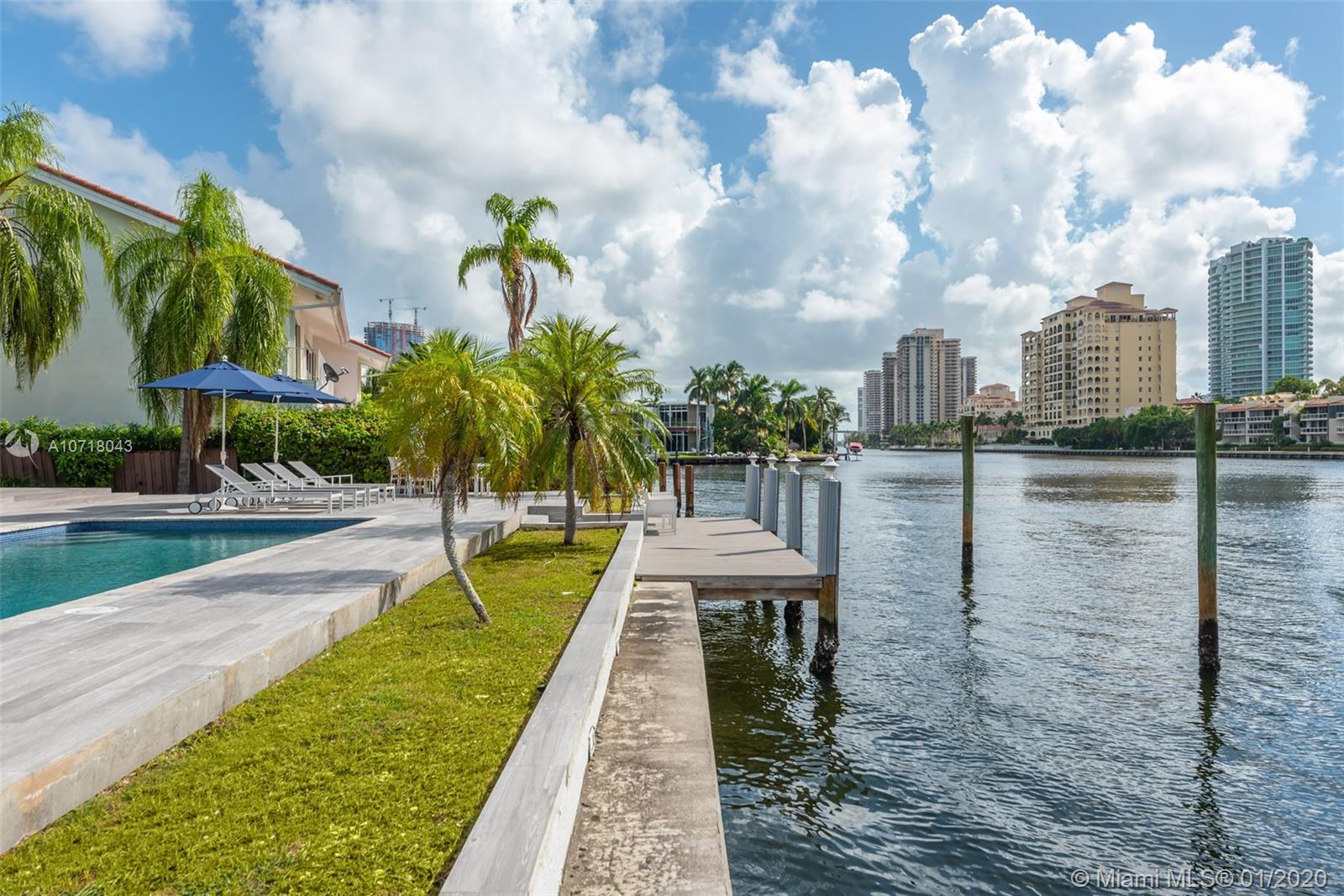 369 Centre Island Golden Beach, FL 33160 - Photo 33 of 57
