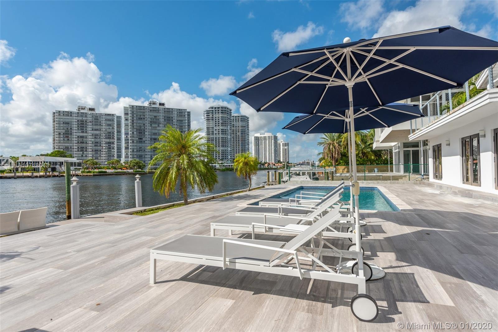 369 Centre Island Golden Beach, FL 33160 - Photo 38 of 57