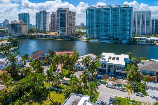 $3,485,000 | 369 Centre Island, Golden Beach, FL 33160