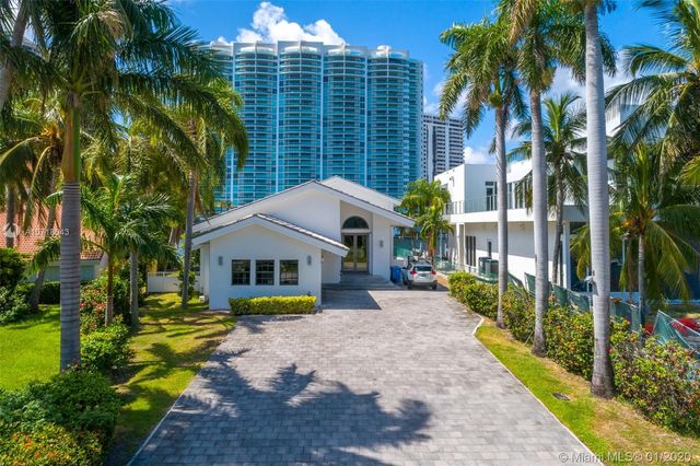 $3,485,000 | 369 Centre Island, Golden Beach, FL 33160