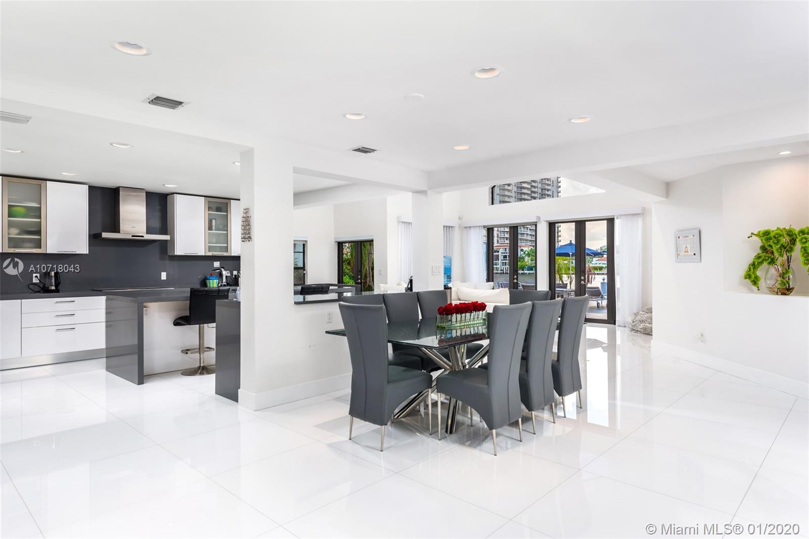 369 Centre Island Golden Beach, FL 33160 - Photo 10 of 57