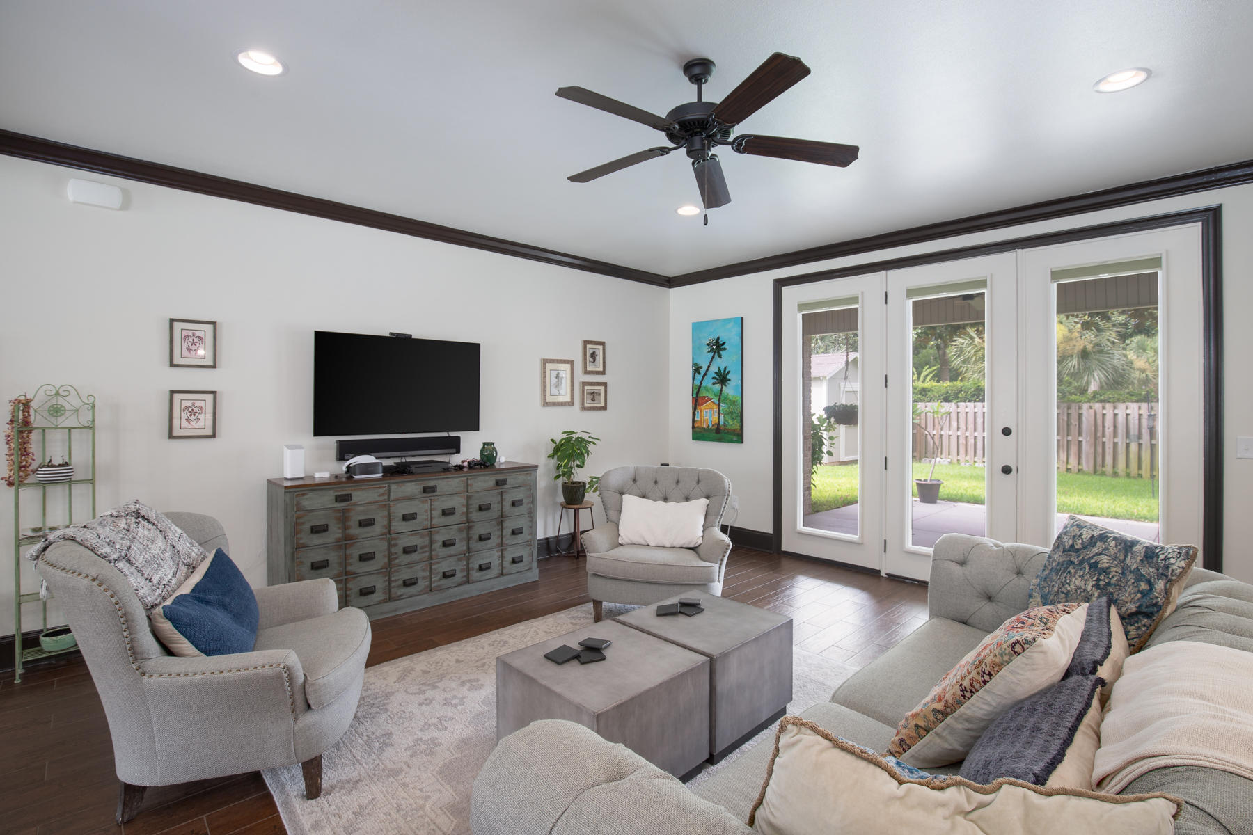 38 Pryor Road Southeast Fort Walton Beach, FL 32548 - Photo 2 of 21 Living Room