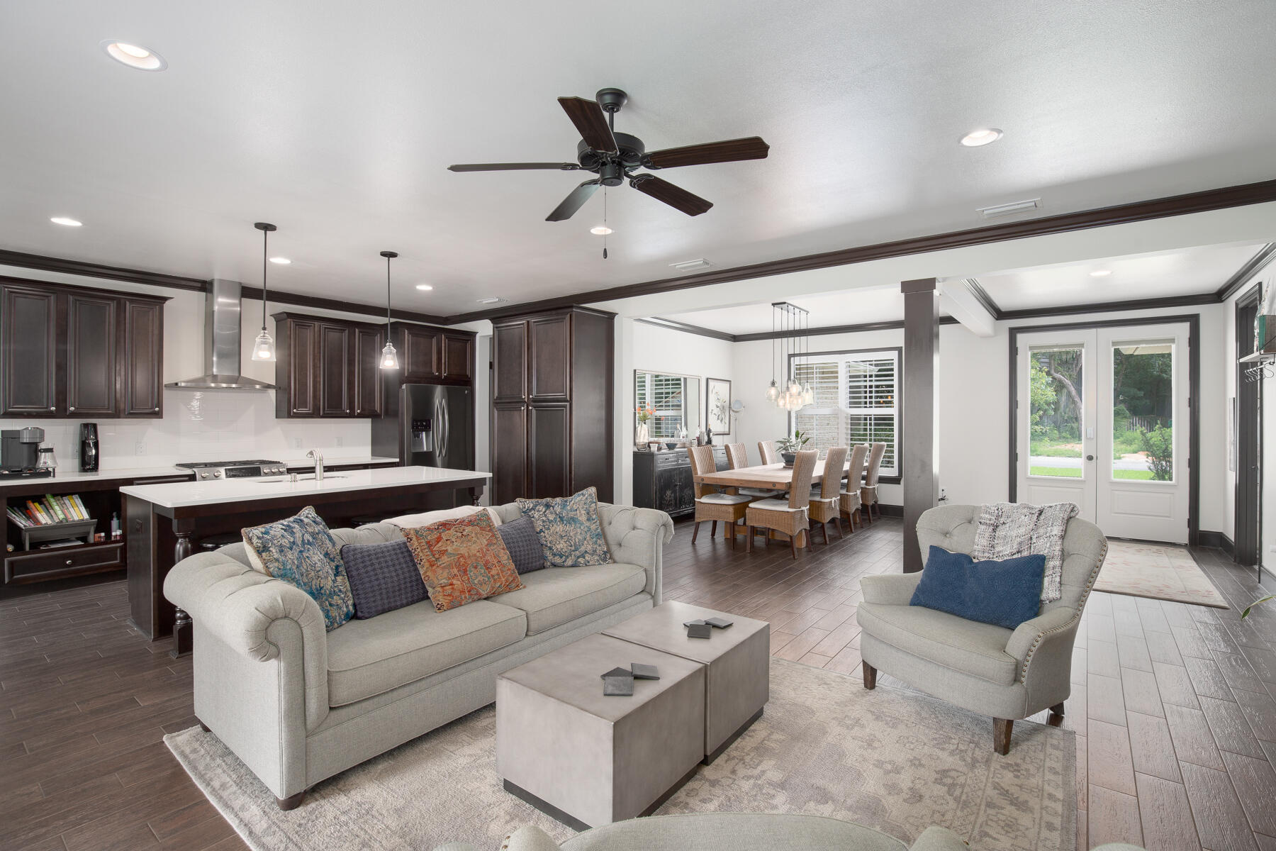 38 Pryor Road Southeast Fort Walton Beach, FL 32548 - Photo 5 of 21 Living room