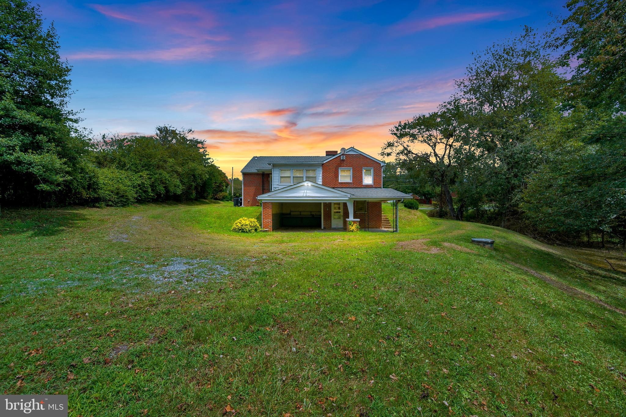 565 Truslow Road Fredericksburg, VA 22406 - Photo 2 of 40 Gallery Image 2