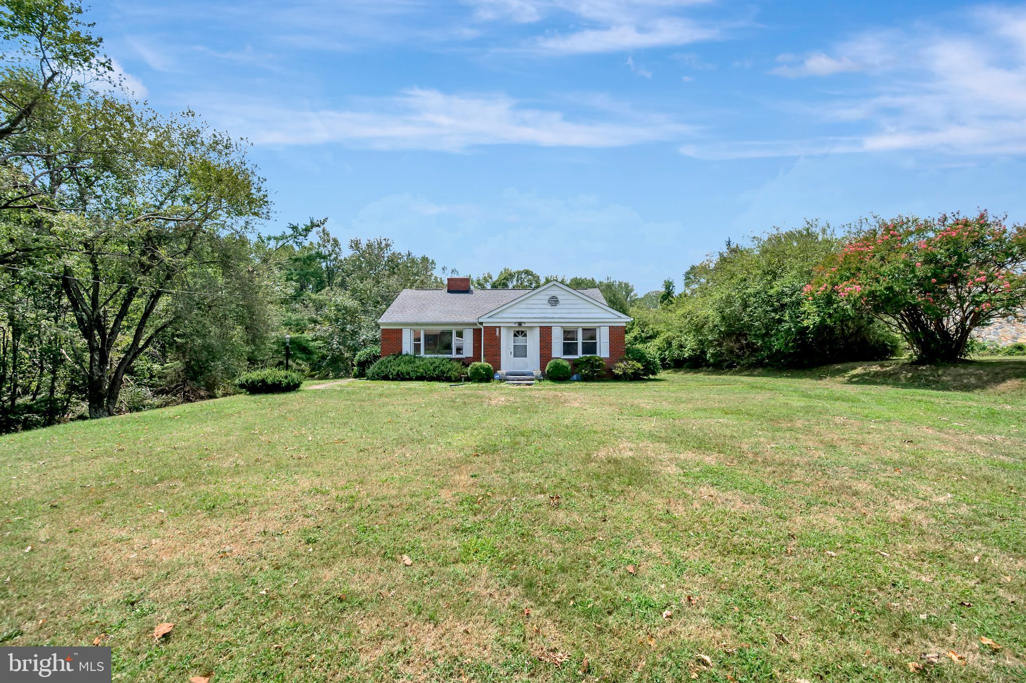 565 Truslow Road Fredericksburg, VA 22406 - Photo 3 of 40 Gallery Image 3