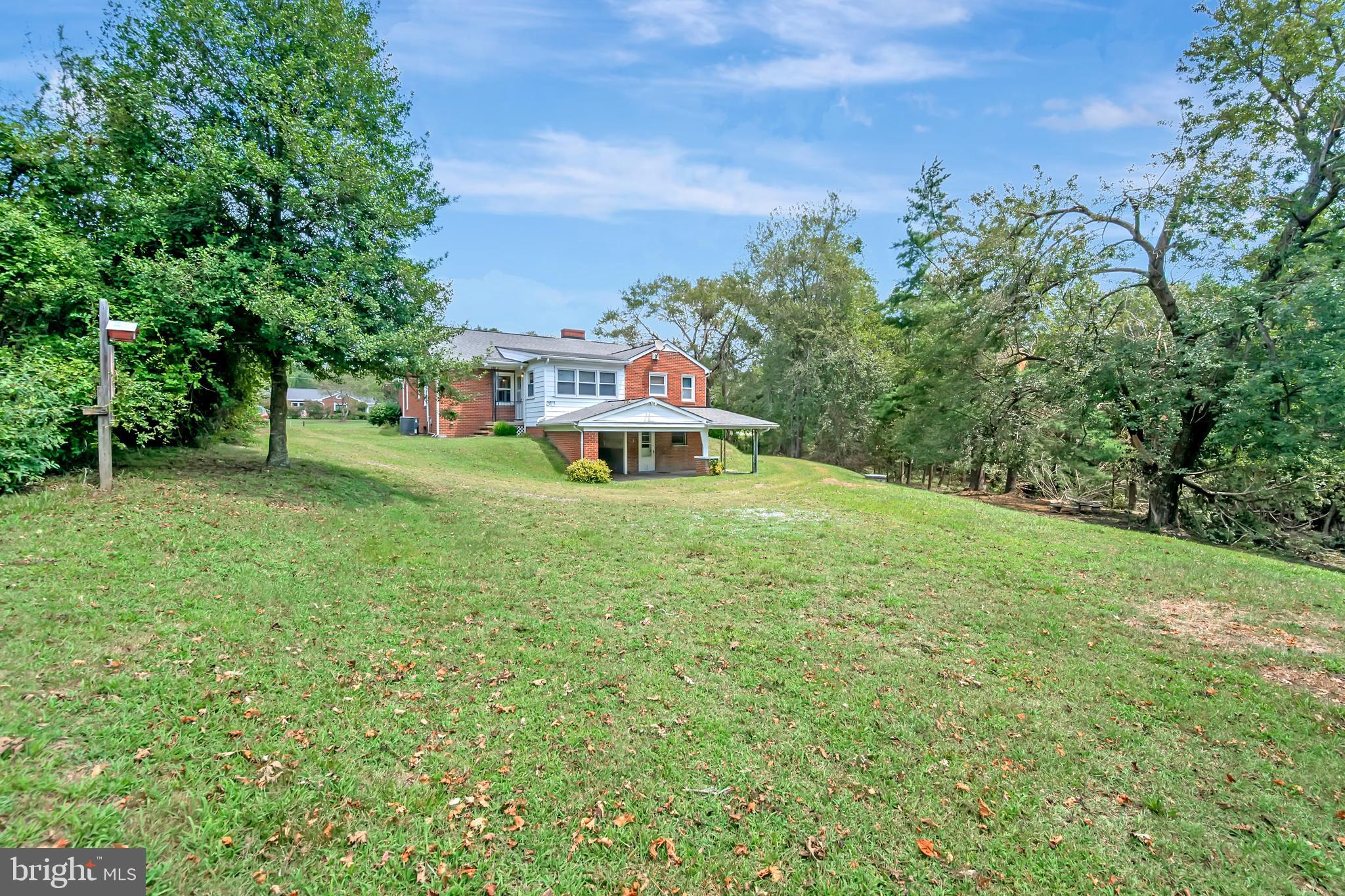 565 Truslow Road Fredericksburg, VA 22406 - Photo 7 of 40 Gallery Image 7