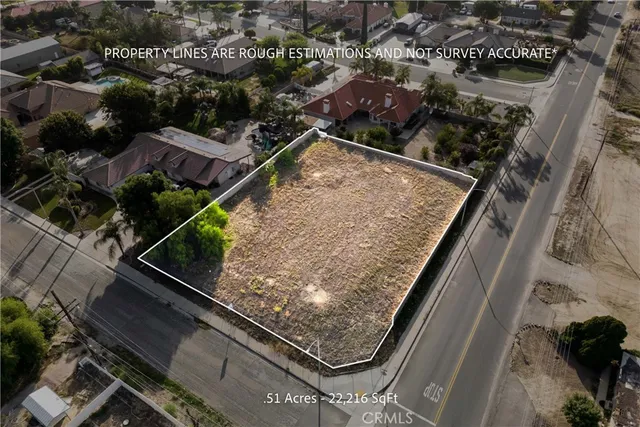 an outdoor view of a house