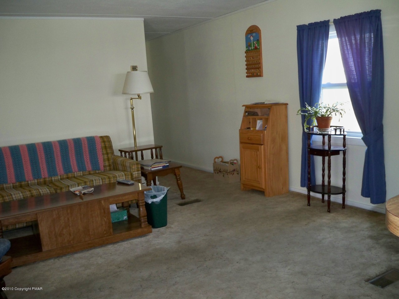 33 Fawn Valley Road Stroudsburg, PA 18360 - Photo 4 of 7 Living Room