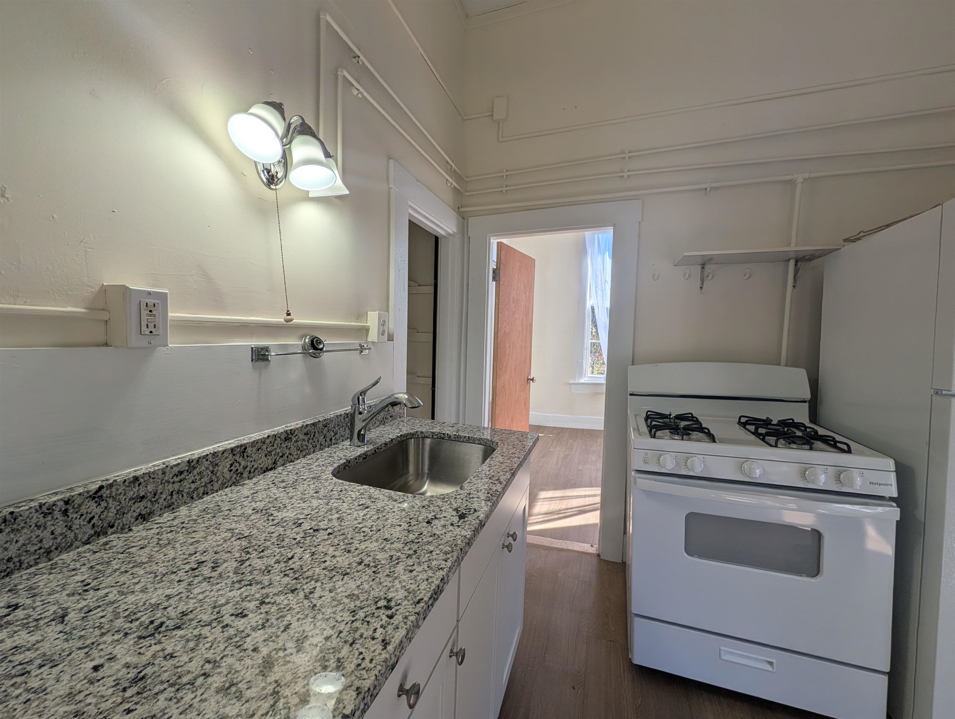 145 Main Street, Unit 7 Newmarket, NH 03857 - Photo 8 of 17