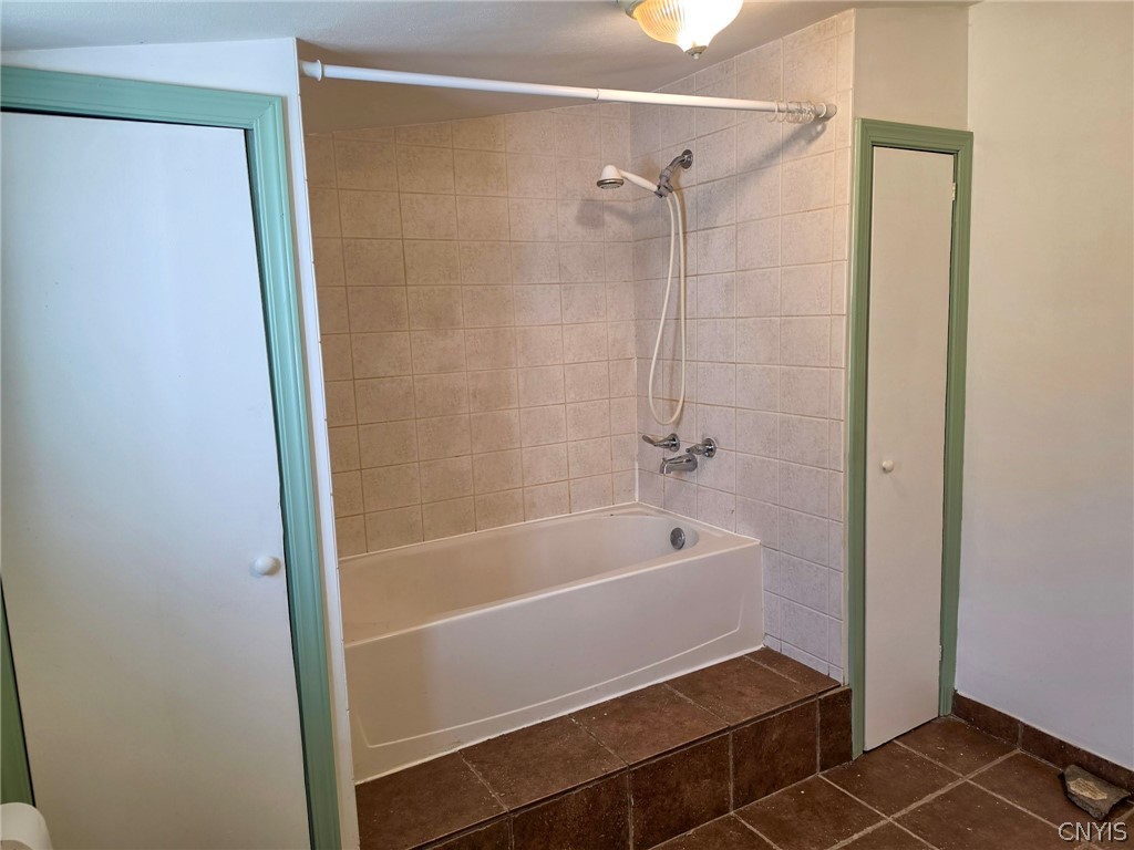 1212 Vienna Road Vienna, NY 13157 - Photo 15 of 26