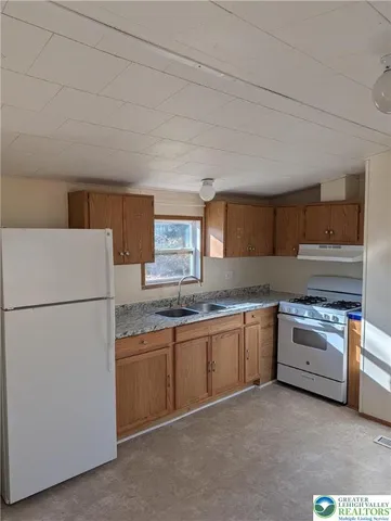 $1,700 | 180 Hoffman Road, Unit B, Wind Gap, PA 18091