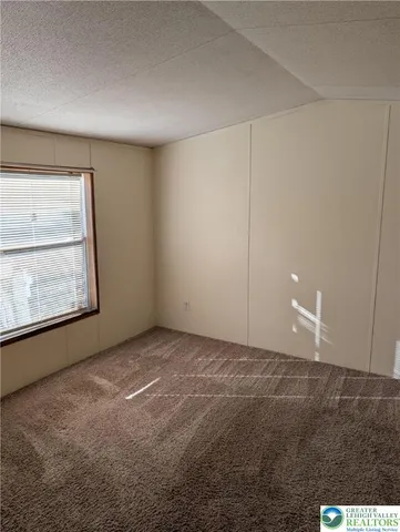 $1,700 | 180 Hoffman Road, Unit B, Wind Gap, PA 18091