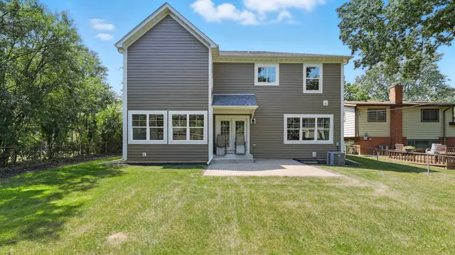 $1,275,000 | 1127 Kenton Road, Deerfield, IL 60015