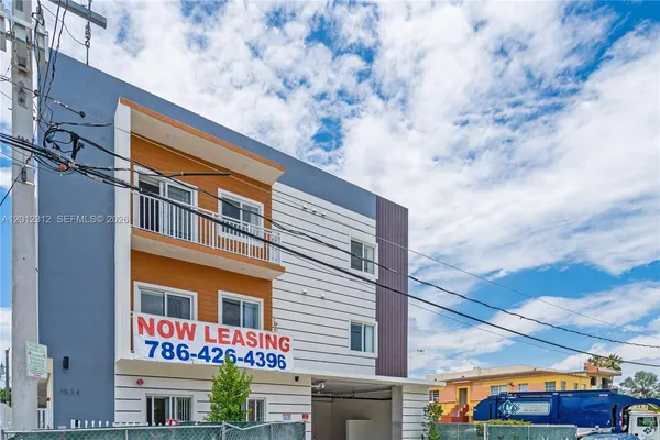 $2,300 | 1534 Northwest 1st Street, Unit 204, Miami, FL 33125