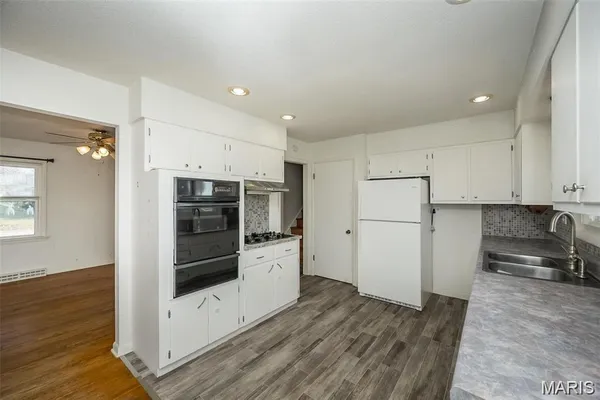 $1,895 | 405 North Moore Street, Waterloo, IL 62298
