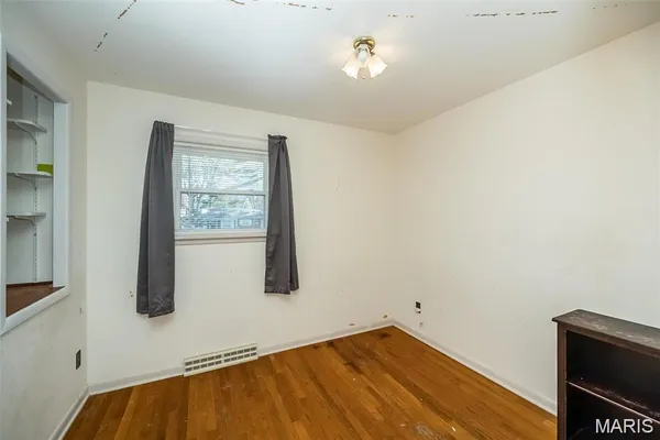 $1,895 | 405 North Moore Street, Waterloo, IL 62298