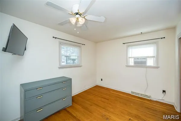 $1,895 | 405 North Moore Street, Waterloo, IL 62298
