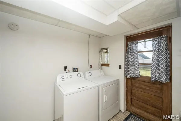$1,895 | 405 North Moore Street, Waterloo, IL 62298