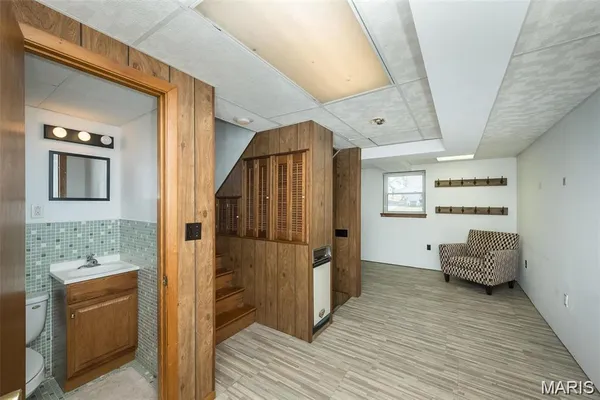 $1,895 | 405 North Moore Street, Waterloo, IL 62298