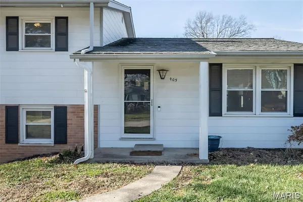 $1,895 | 405 North Moore Street, Waterloo, IL 62298