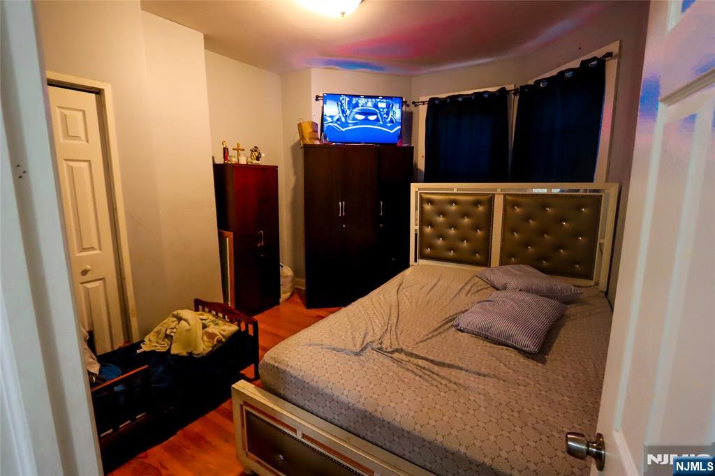 398 Cliff Street Fairview, NJ 07022 - Photo 6 of 11