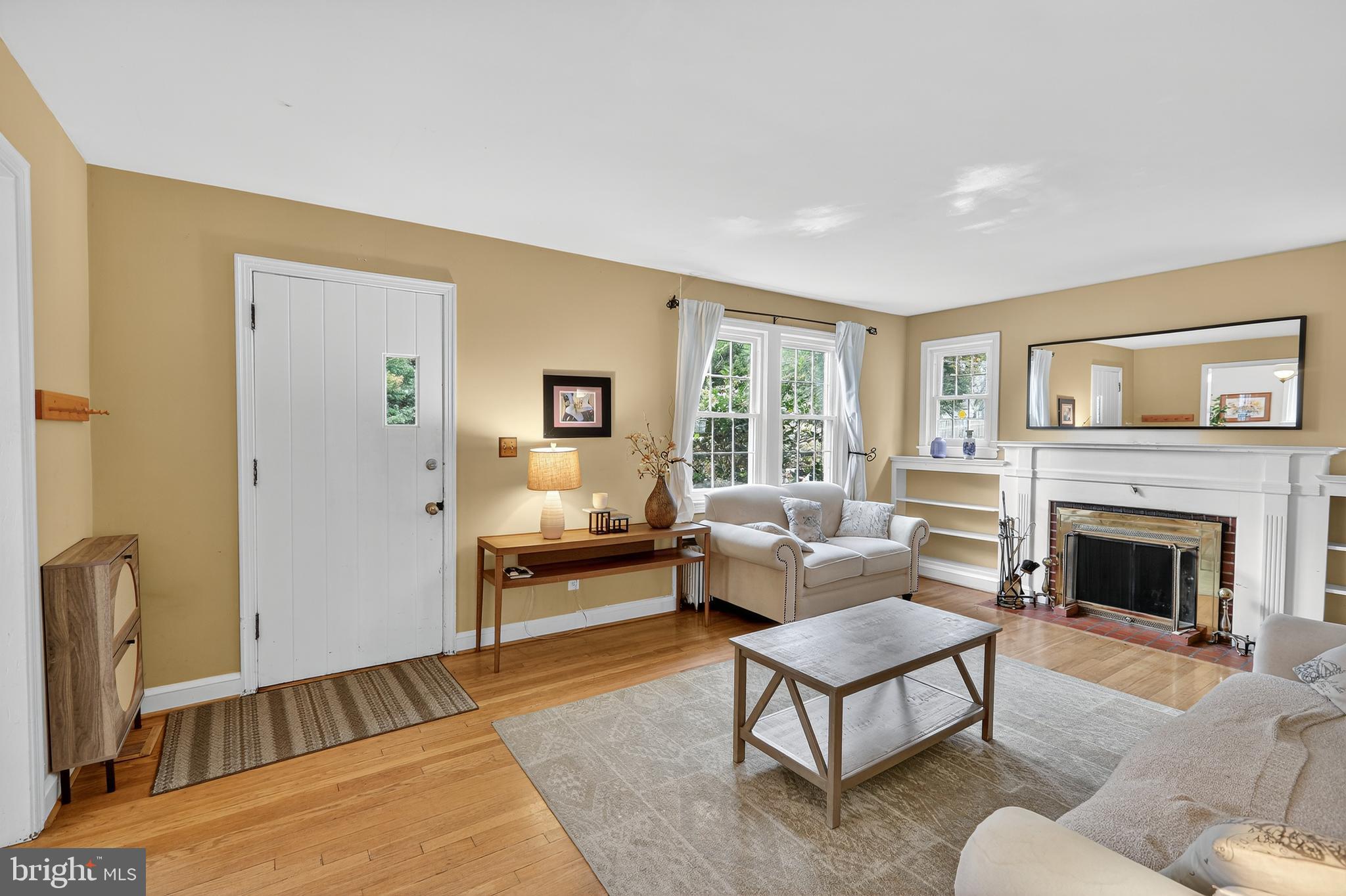 9950 Moss Avenue Silver Spring, MD 20901 - Photo 3 of 31