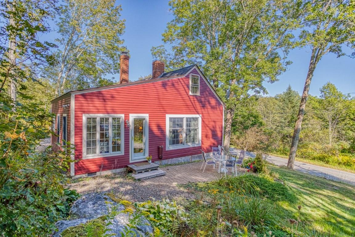 120 Lobster Cove Road Boothbay Harbor, ME 04538 - Photo 4 of 34 4. 120LobsterCove-1563