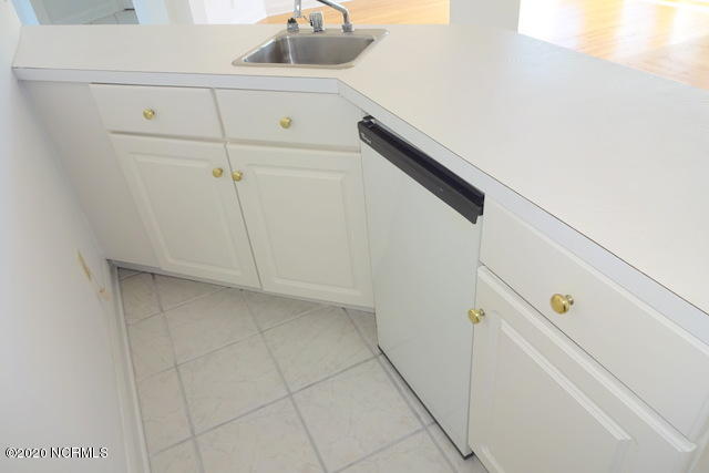 124 Inlet Point Drive Wilmington, NC 28409 - Photo 17 of 65 16