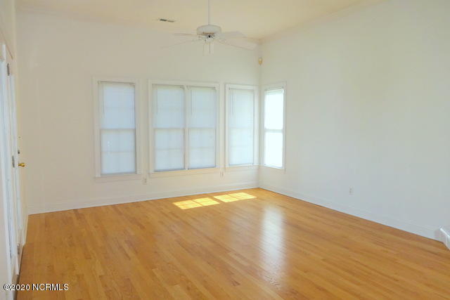 124 Inlet Point Drive Wilmington, NC 28409 - Photo 20 of 65 19