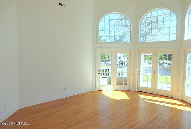 124 Inlet Point Drive Wilmington, NC 28409 - Photo 8 of 65 8