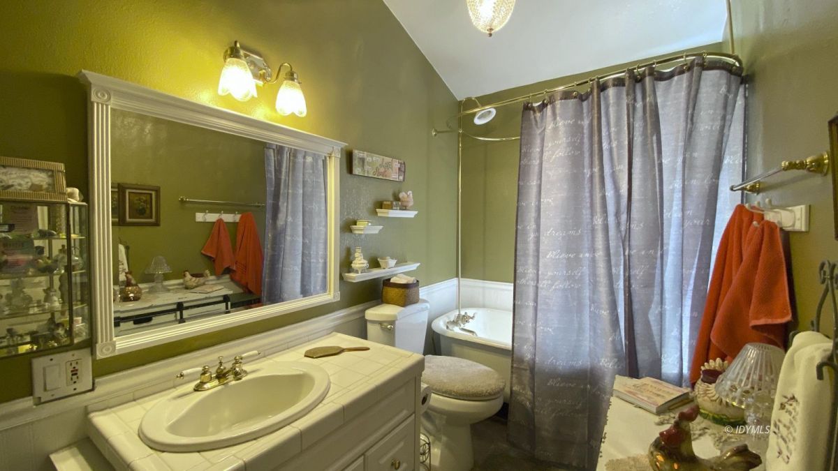52905 Tollgate Road Idyllwild, CA 92549 - Photo 7 of 91 a bathroom with a sink toilet and shower