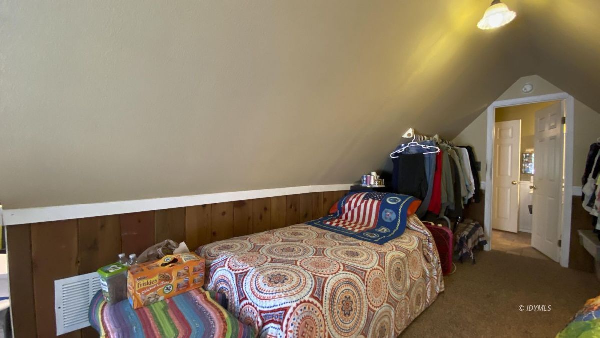 52905 Tollgate Road Idyllwild, CA 92549 - Photo 83 of 91 a bedroom with a bed and a closet