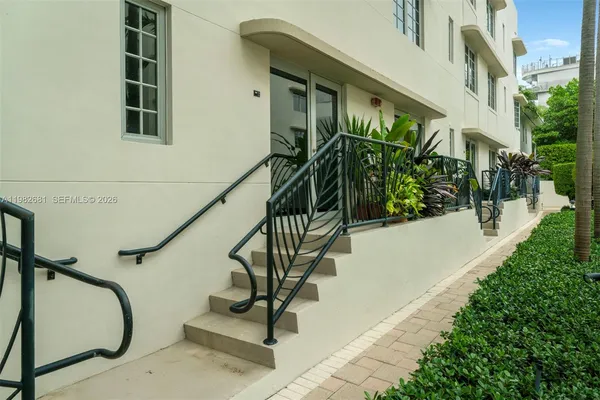 $2,950 | 435 21st Street, Unit 103, Miami Beach, FL 33139