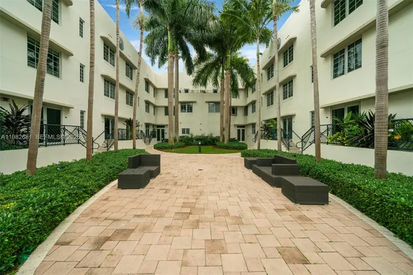 $2,950 | 435 21st Street, Unit 103, Miami Beach, FL 33139